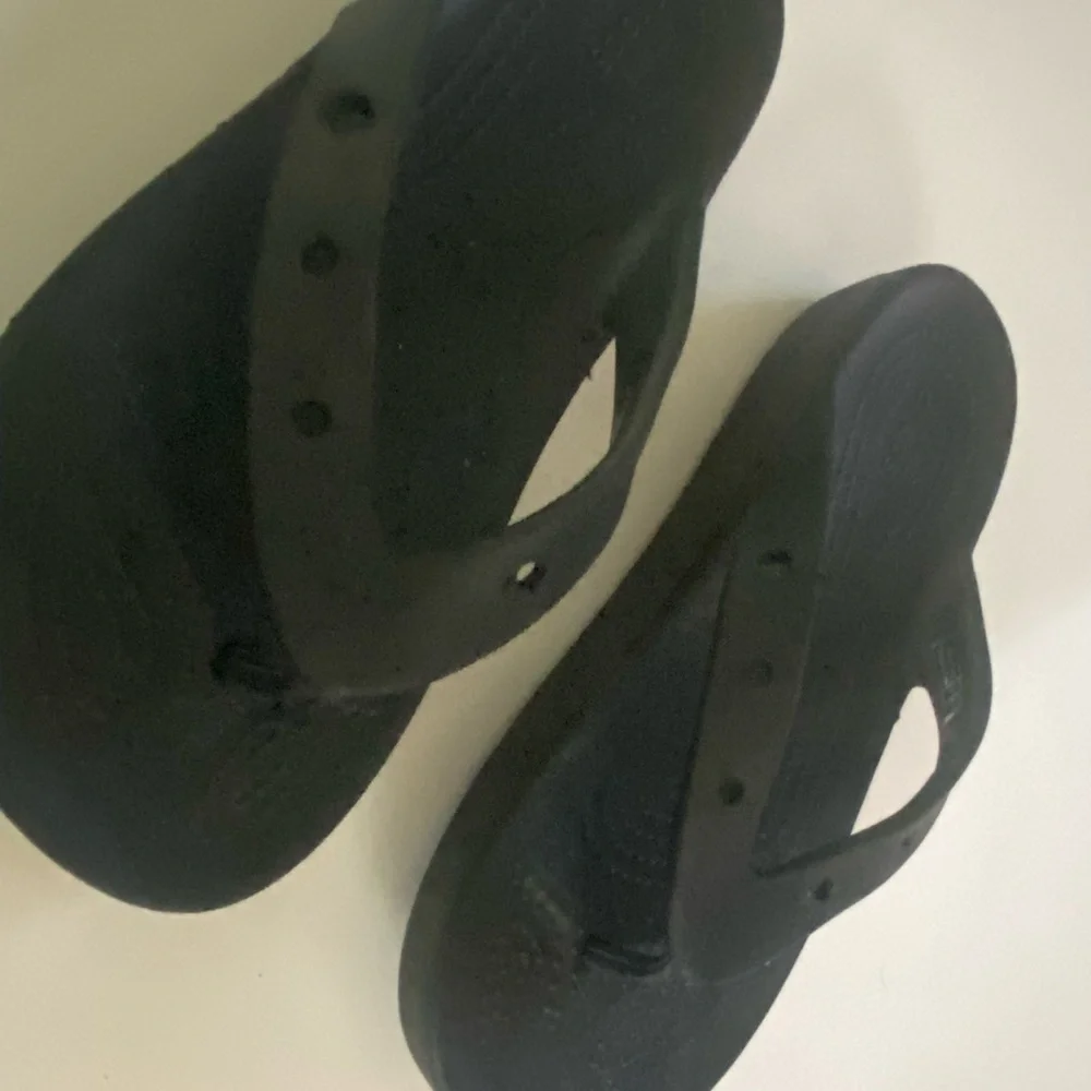 CROCS Black Sandals Comfortable and Versatile - Picture 2 of 6